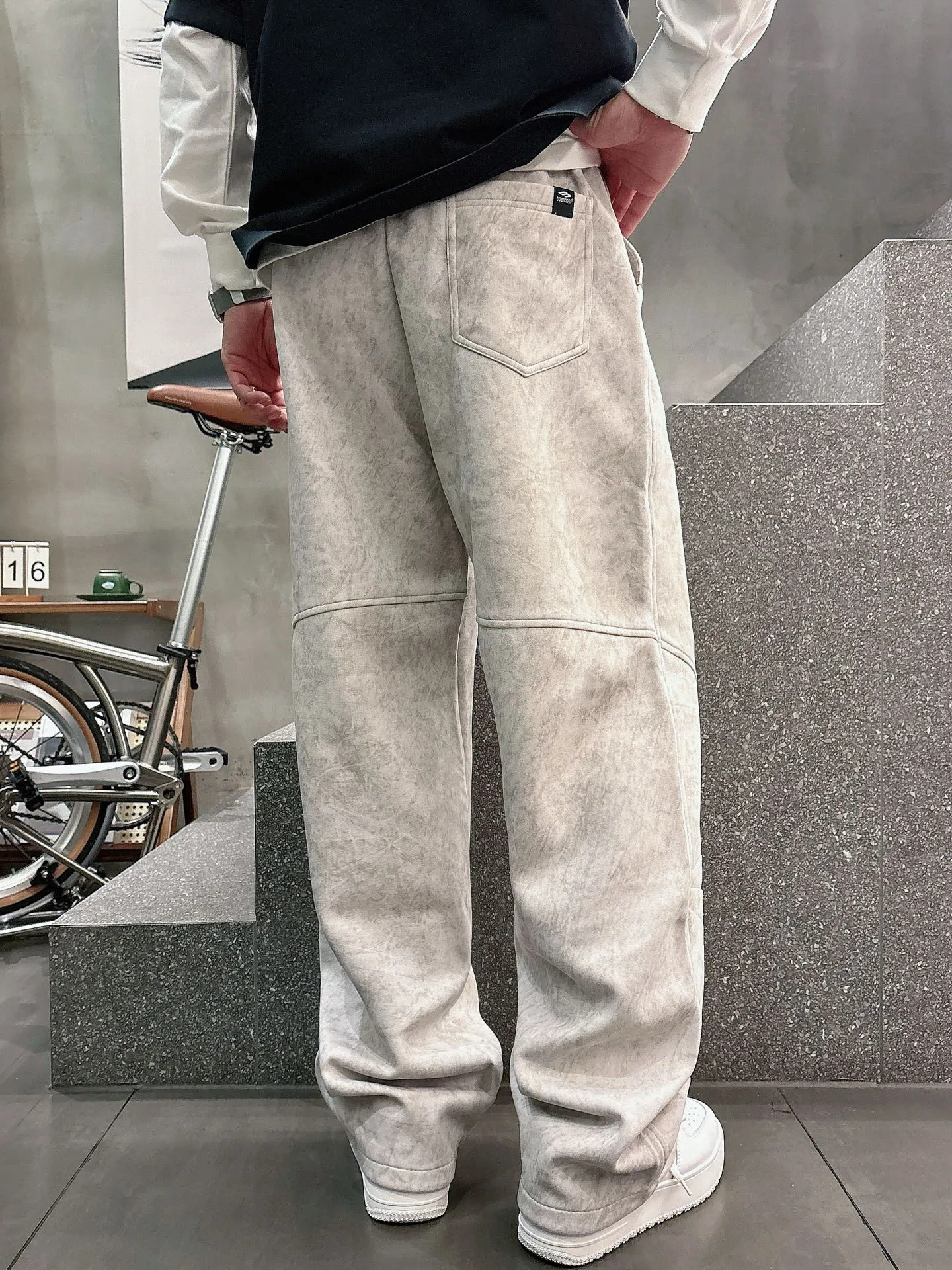 Balenciaga 🆕2026 Autumn and Winter New Arrival Casual Pants! The official website will be released simultaneously. Brand Classic LOGO casual pants, customized fabrics, excellent comfort and strong touch. Highly recognisable, perfect appearance and craftsmanship. Size:M-3XL
